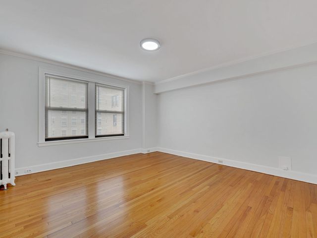 1755 E 55th Street 606, Chicago, IL 60615