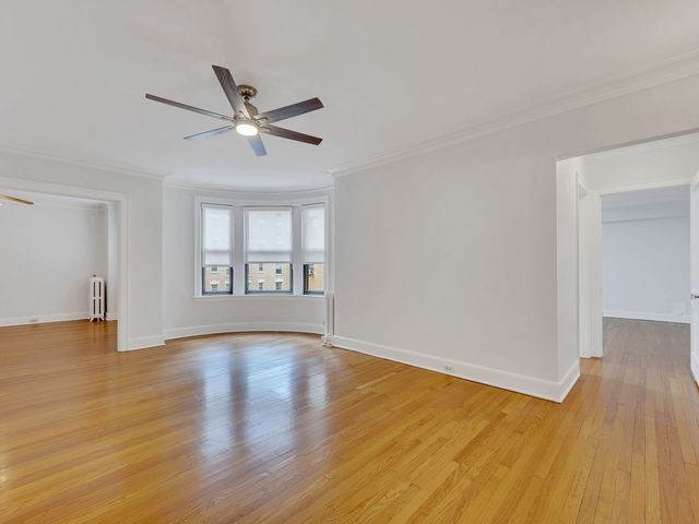 1755 E 55th Street 606, Chicago, IL 60615
