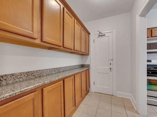 1755 E 55th Street 606, Chicago, IL 60615
