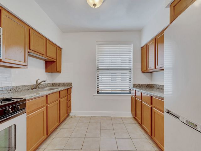 1755 E 55th Street 606, Chicago, IL 60615