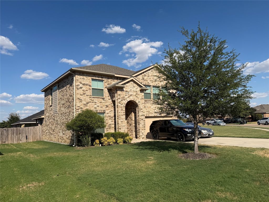 1808 Creekwood Drive, Cleburne, TX 76033 — photo 3
