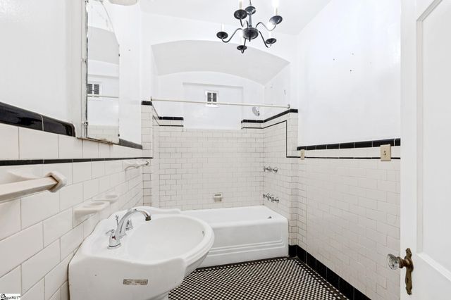 838 S Harper Street, Laurens, SC 29360