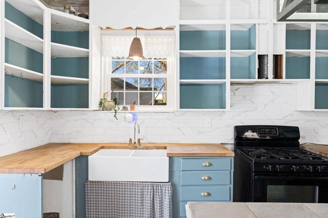 838 S Harper Street, Laurens, SC 29360