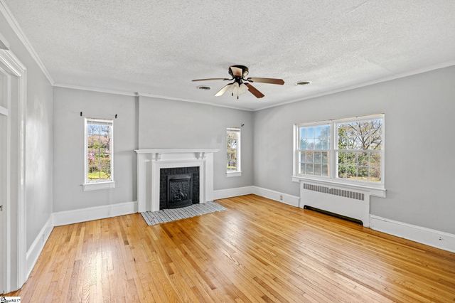 838 S Harper Street, Laurens, SC 29360