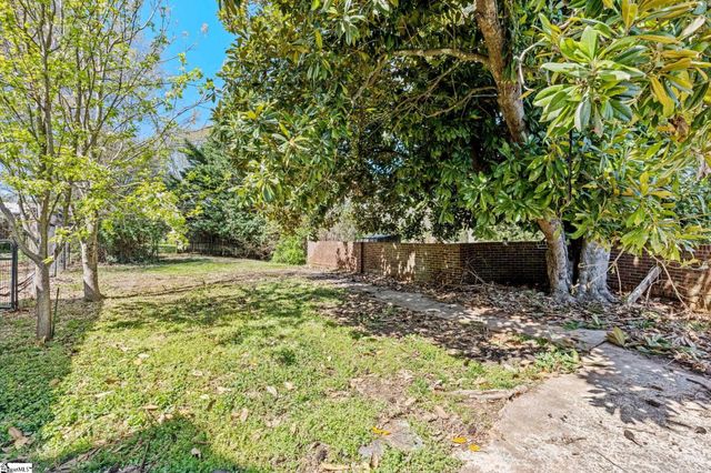 838 S Harper Street, Laurens, SC 29360