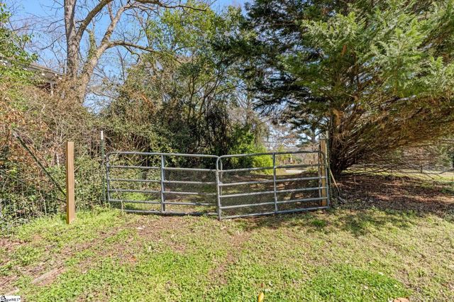 838 S Harper Street, Laurens, SC 29360