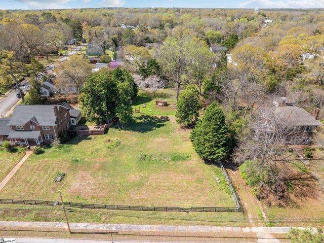 838 S Harper Street, Laurens, SC 29360