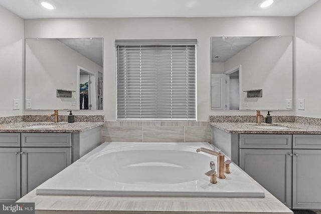 5192 NEWPORT CIR, White Plains, MD 20695