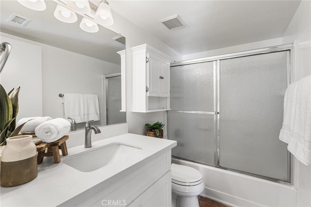 Image 18 of property listing at 39 Tarocco, Irvine, CA 92618