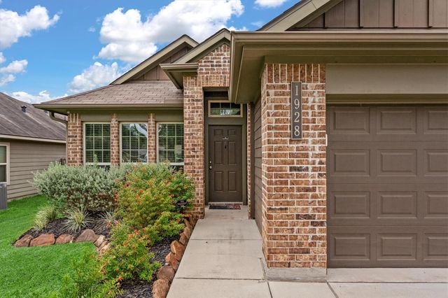 1928 Briar Grove Drive, Conroe, TX 77301