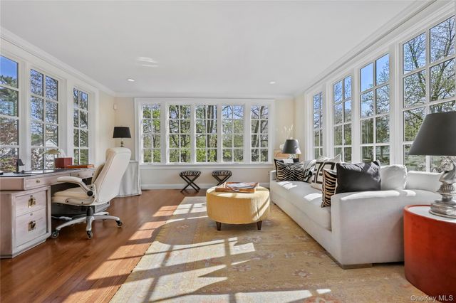 7 Plateau Circle W, Bronxville, NY 10708