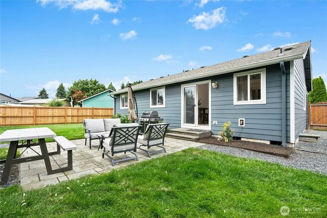 13813 52nd Avenue NE, Marysville, WA 98271