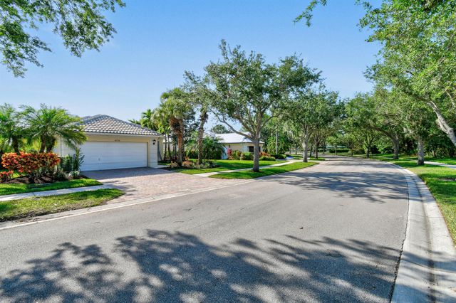 8774 SE Retreat Drive, Hobe Sound, FL 33455