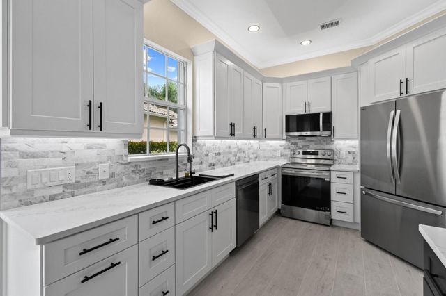 8774 SE Retreat Drive, Hobe Sound, FL 33455