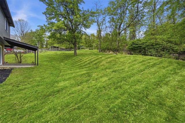 201 N Hazelwood Dr, N Franklin Twp, PA 15301