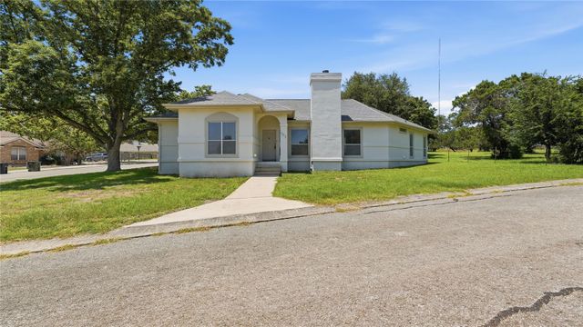 703 Lazy Bluff LN, New Braunfels, TX 78130