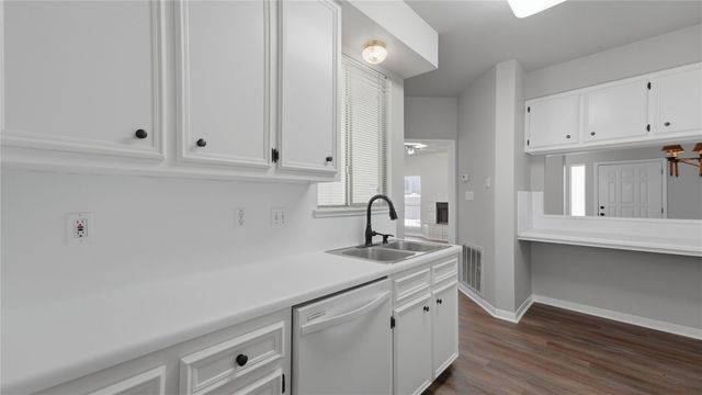 703 Lazy Bluff LN, New Braunfels, TX 78130