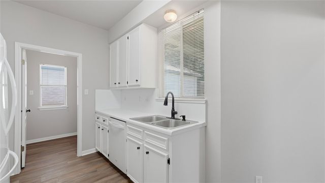 703 Lazy Bluff LN, New Braunfels, TX 78130