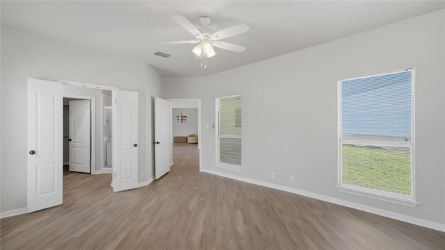 703 Lazy Bluff LN, New Braunfels, TX 78130