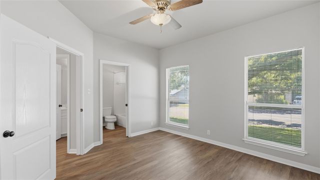 703 Lazy Bluff LN, New Braunfels, TX 78130