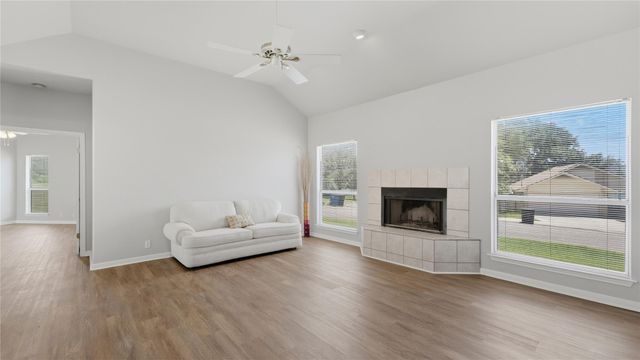703 Lazy Bluff LN, New Braunfels, TX 78130
