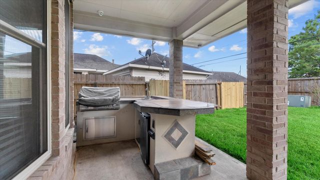12009 Banks Run Drive, Pearland, TX 77584