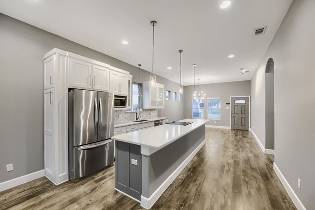 210 W Oak Street, Mansfield, TX 76063