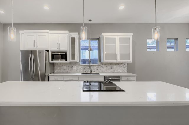 210 W Oak Street, Mansfield, TX 76063