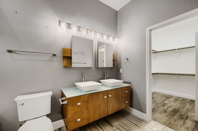 210 W Oak Street, Mansfield, TX 76063