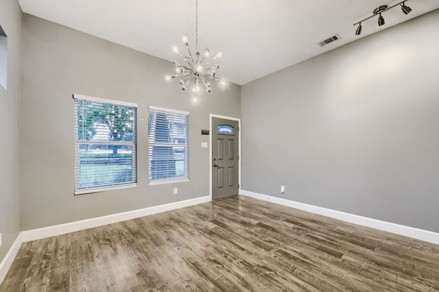 210 W Oak Street, Mansfield, TX 76063