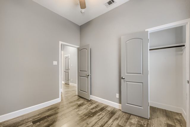 210 W Oak Street, Mansfield, TX 76063