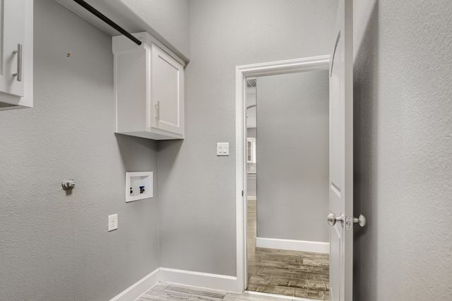 210 W Oak Street, Mansfield, TX 76063