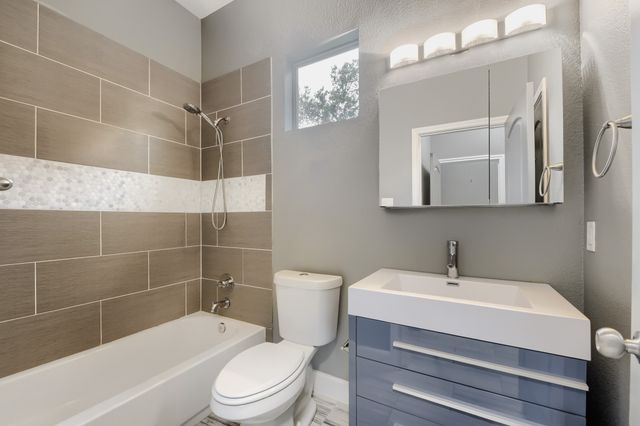 210 W Oak Street, Mansfield, TX 76063