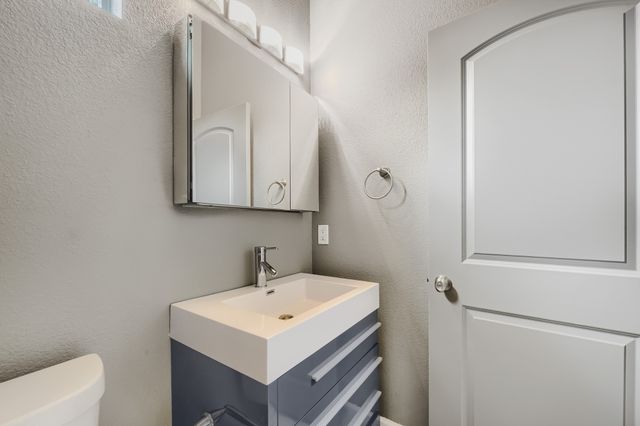 210 W Oak Street, Mansfield, TX 76063