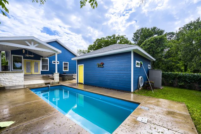 210 W Oak Street, Mansfield, TX 76063