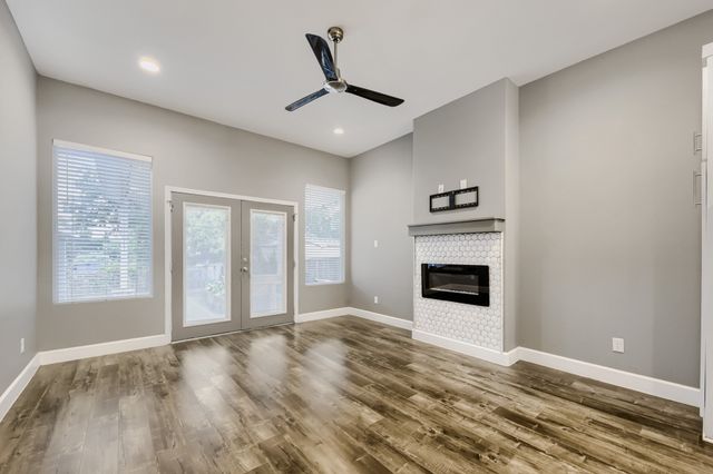 210 W Oak Street, Mansfield, TX 76063