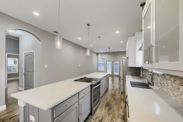 210 W Oak Street, Mansfield, TX 76063