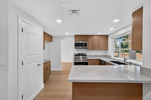 3949 Big Cloud Way, Antelope, CA 95843