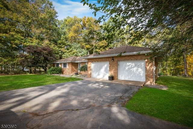 12 Baker Rd, Franklin Twp., NJ 08867