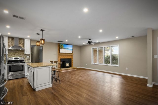 12 Baker Rd, Franklin Twp., NJ 08867