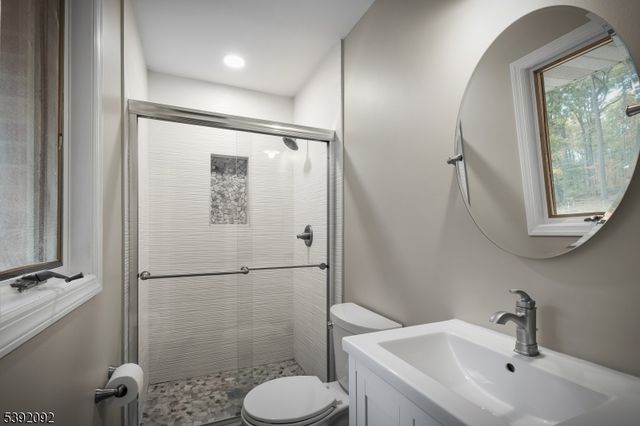 12 Baker Rd, Franklin Twp., NJ 08867