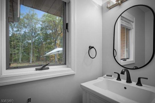 12 Baker Rd, Franklin Twp., NJ 08867