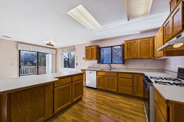 3581 Clifton Way, Fortuna, CA 95540