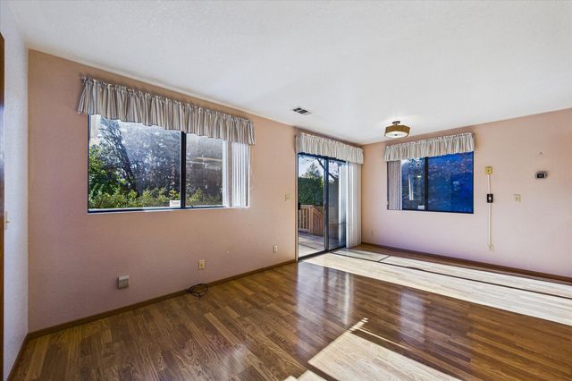 3581 Clifton Way, Fortuna, CA 95540