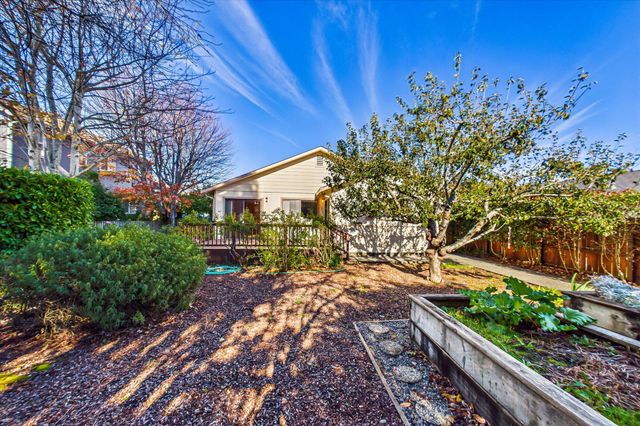 3581 Clifton Way, Fortuna, CA 95540