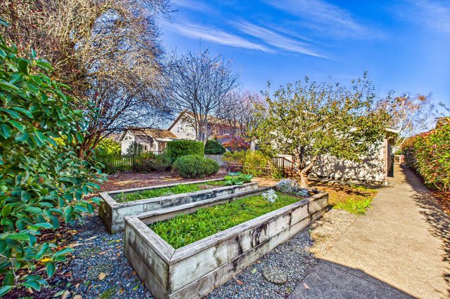 3581 Clifton Way, Fortuna, CA 95540