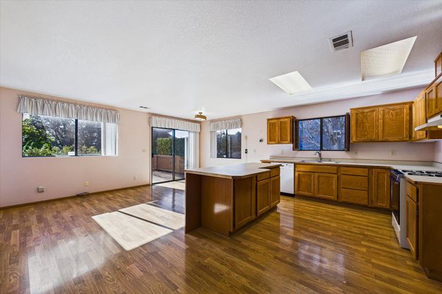 3581 Clifton Way, Fortuna, CA 95540