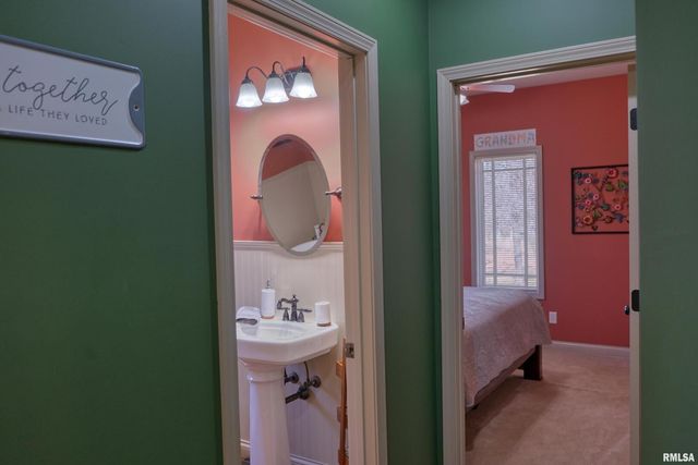 10950 PRESTWICK Drive, Benton, IL 62812