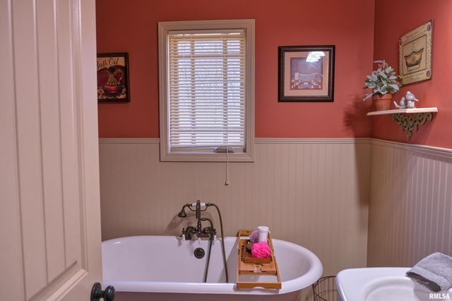 10950 PRESTWICK Drive, Benton, IL 62812