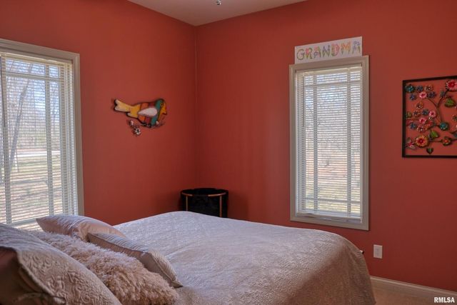 10950 PRESTWICK Drive, Benton, IL 62812